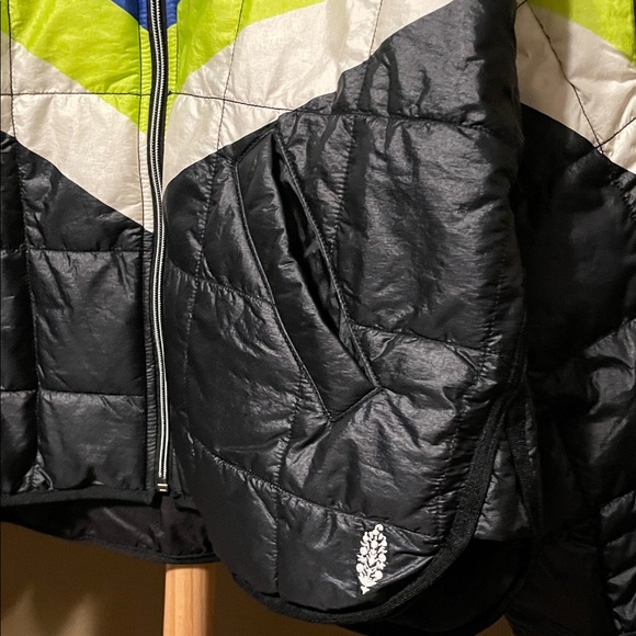 NWT Free People Pippa Packable Puffer in Camper Stripes - Picture 6 of 11